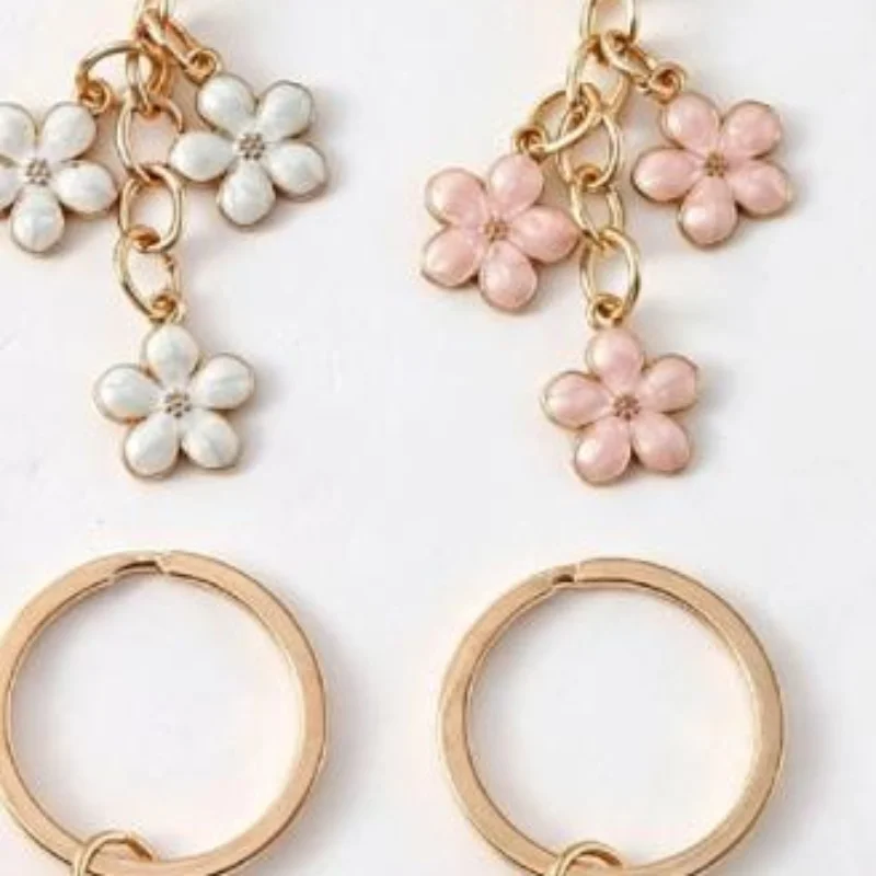 1Pcs Lovely Flower Keychain Sweet Solid Color Three Cherry Blossom Pendant Key Ring For Women Handbag Decor