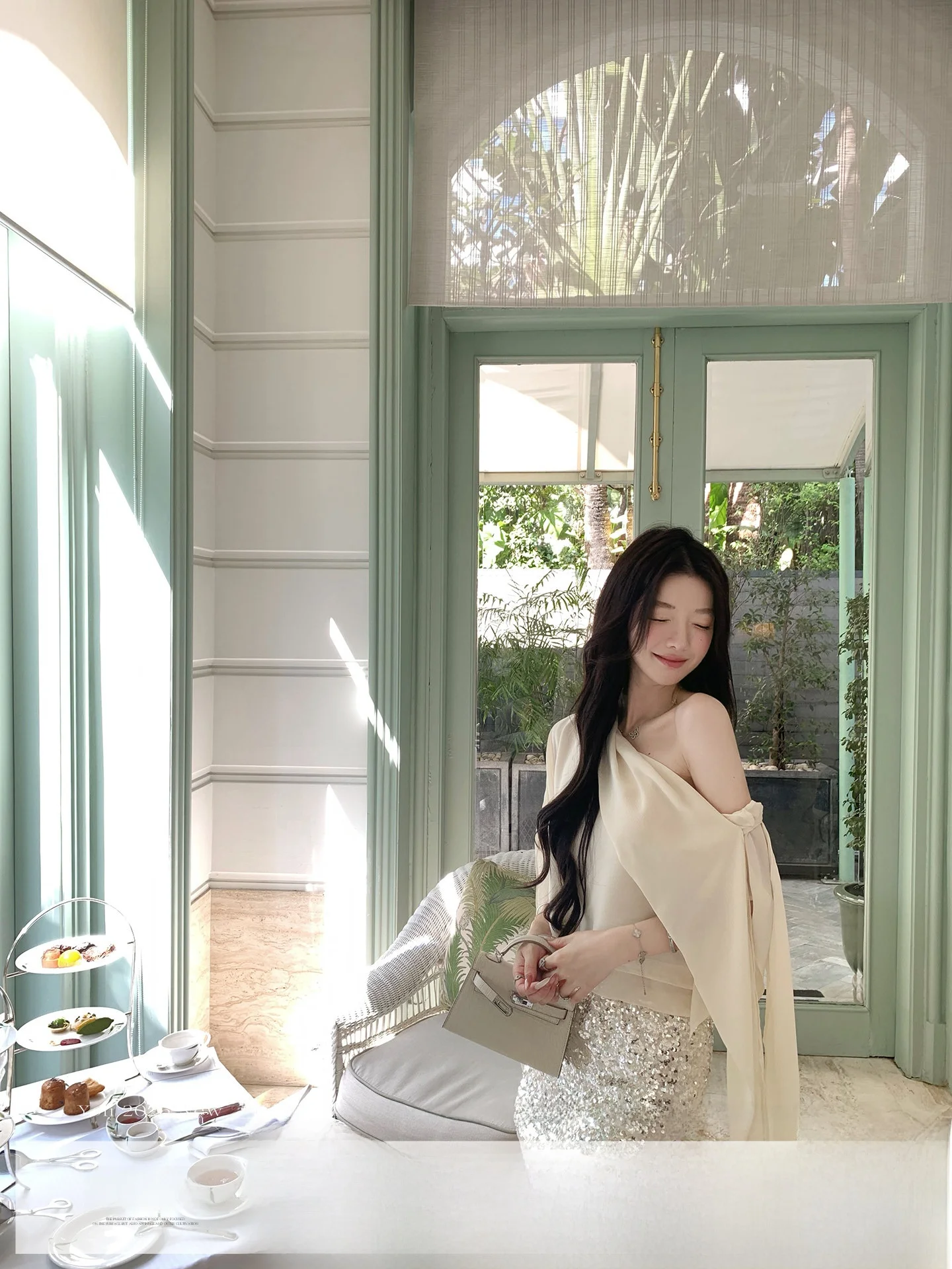 

YOLI Zhang Yuli Serna Walk Apricot Shoulder Shown Slimming Casual Women's Chiffon Top Elegant Style Polyester Fiber Sleeveless