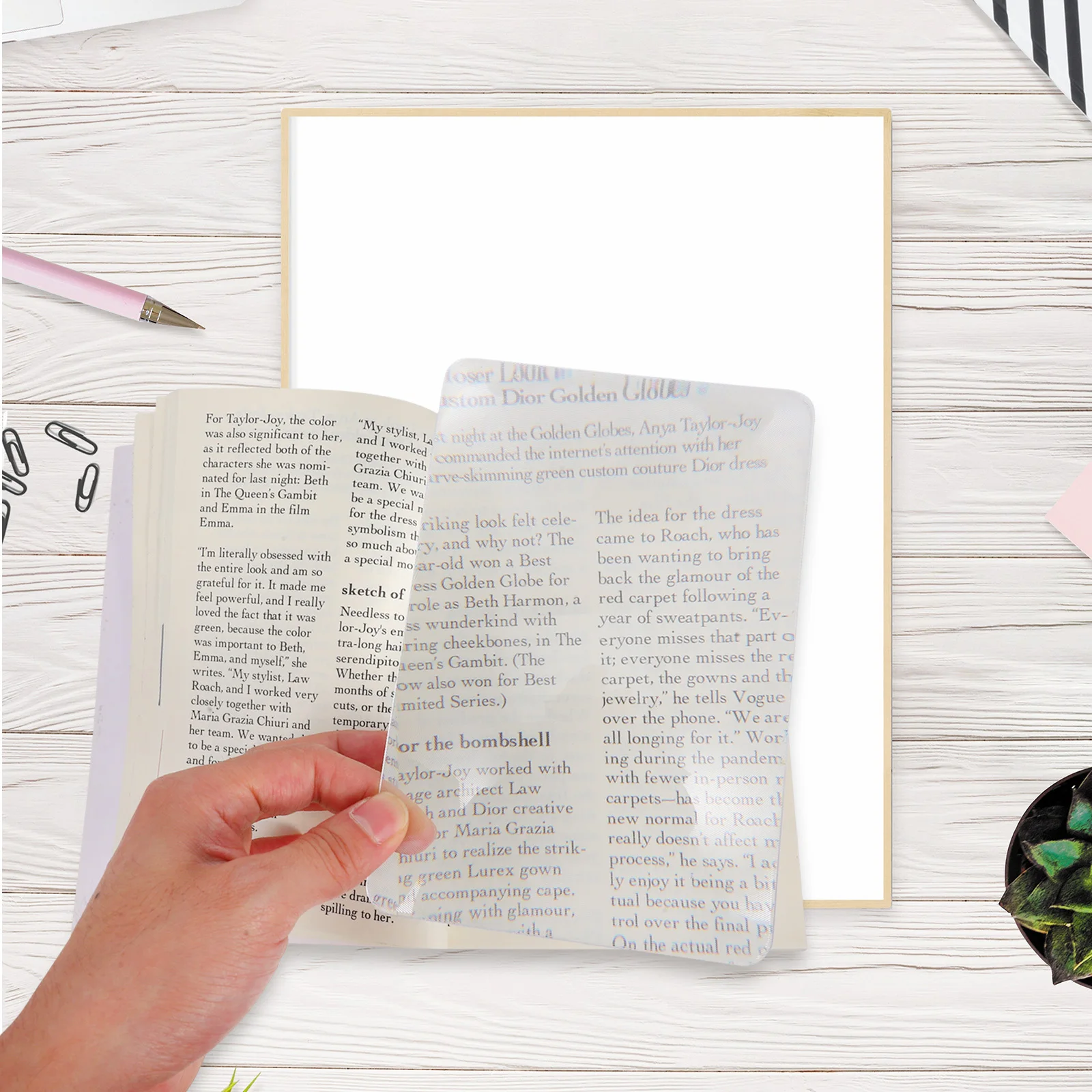 

2Pcs 3x Magnification Transparent Card Style Magnifier 120x180mm Portable Reading Glasses for Low Vision Users