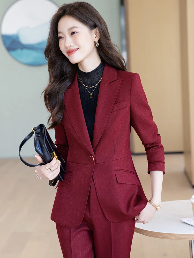 

Повседневный женский костюм: модный деловой наряд для весны и осени, элегантный, для работы и отдыха, профессиональный, формальный