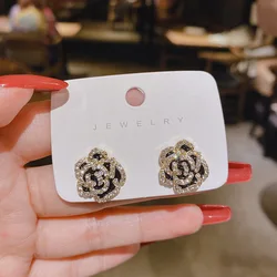 2025 New Luxury Black Camellia Flower Stud Earrings for Womens Korean Fashion Jewelry Party Exquisite Accessories Gift