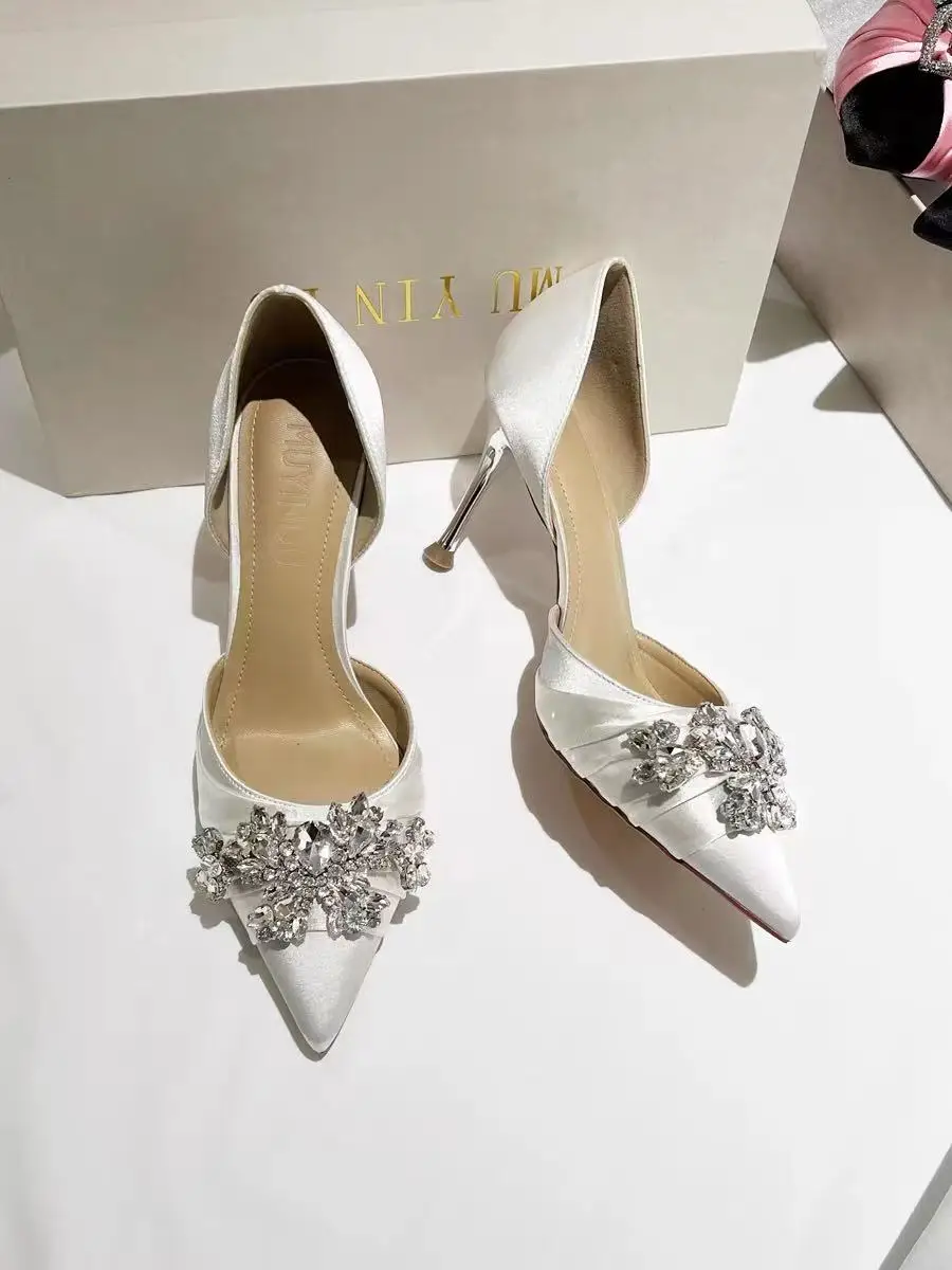 

Crystal Rhinestones Diamond High Heels Luxury Satin High Quality Fashion Banquet Shoes Wedding Party Pointed Toe Bling Pumps