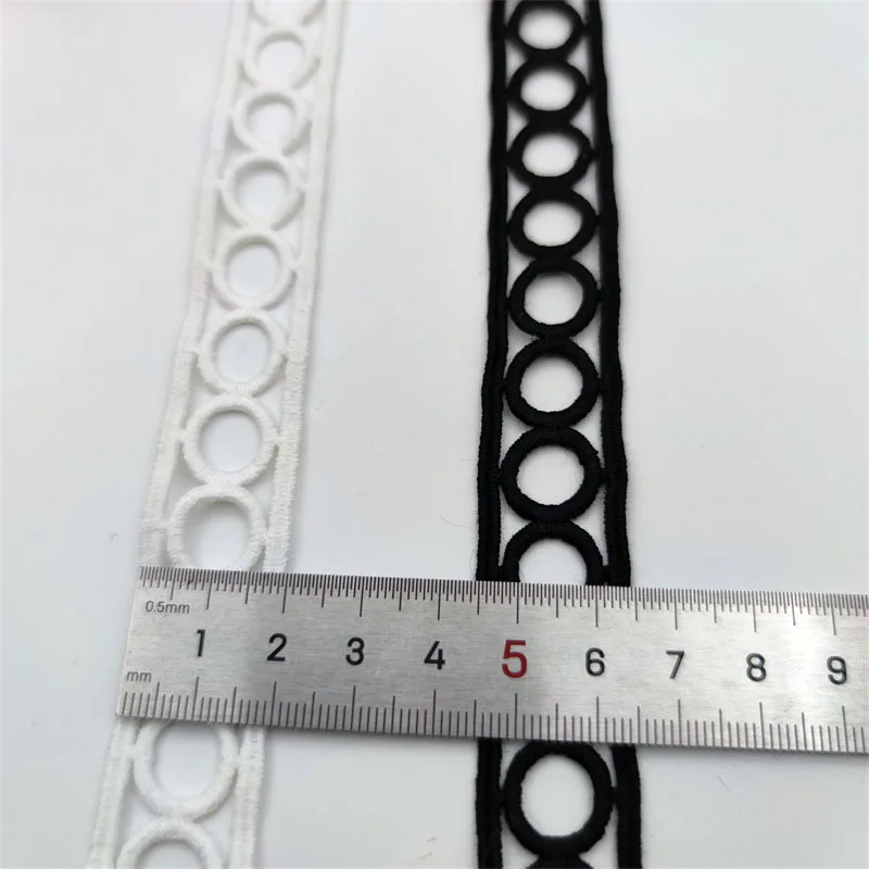 2cm bianco nero bilaterale Guipure ricamato pizzo netto fiore cucito Crochet Trim latte seta vestiti nastro fai da te