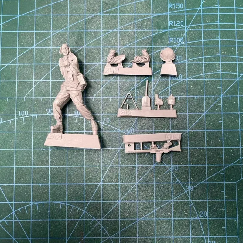 1/35 Scale Resin Figure Model Kit Historical Military Miniature WWII French Machine Gunner Diorama Toy Self-Assembled Unpainted