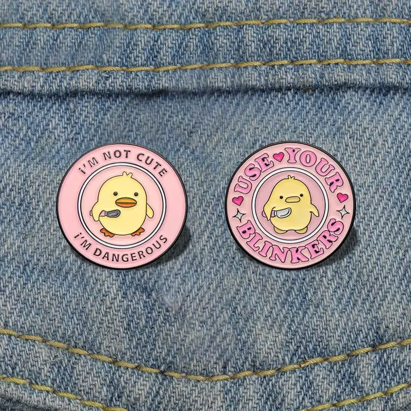 Утечки-с-ножом-эмалированные-булавки-на-заказ-я-не-милый-я-опасный-броши-значки-на-лацканах-ювелирные-изделия-в-виде-животных-подарок-для-детей-друзей