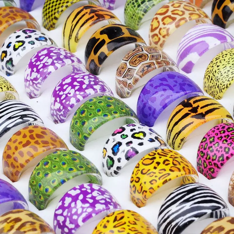 Opakowanie 10 sztuk moda damska Zebra Leopard okrągły biżuteria z żywicy pierścienie na imprezę hurtową