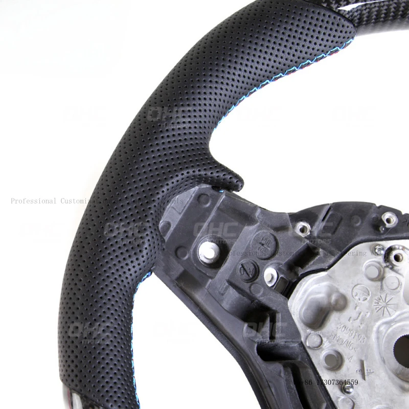Suitable for BMW G Series carbon fiber + BMW three-color positioning line, 5 Series car steering wheel modified titanium disc