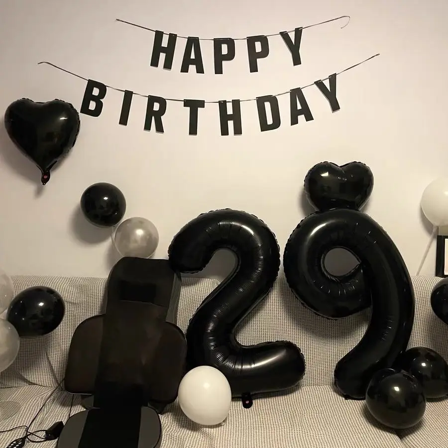 Geburtstagsbanner mit schwarzem Hintergrund und weißen Buchstaben, Partydekoration zum Geburtstag, festliche Dekoartikel – Detail 7