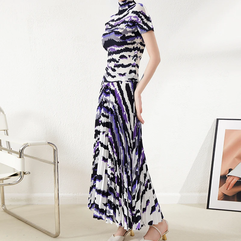 

Chic Leopard Print Pleated Skirt Set Women's Casual Suit With Feminine T-shirt and Fit Fashion Skirt
