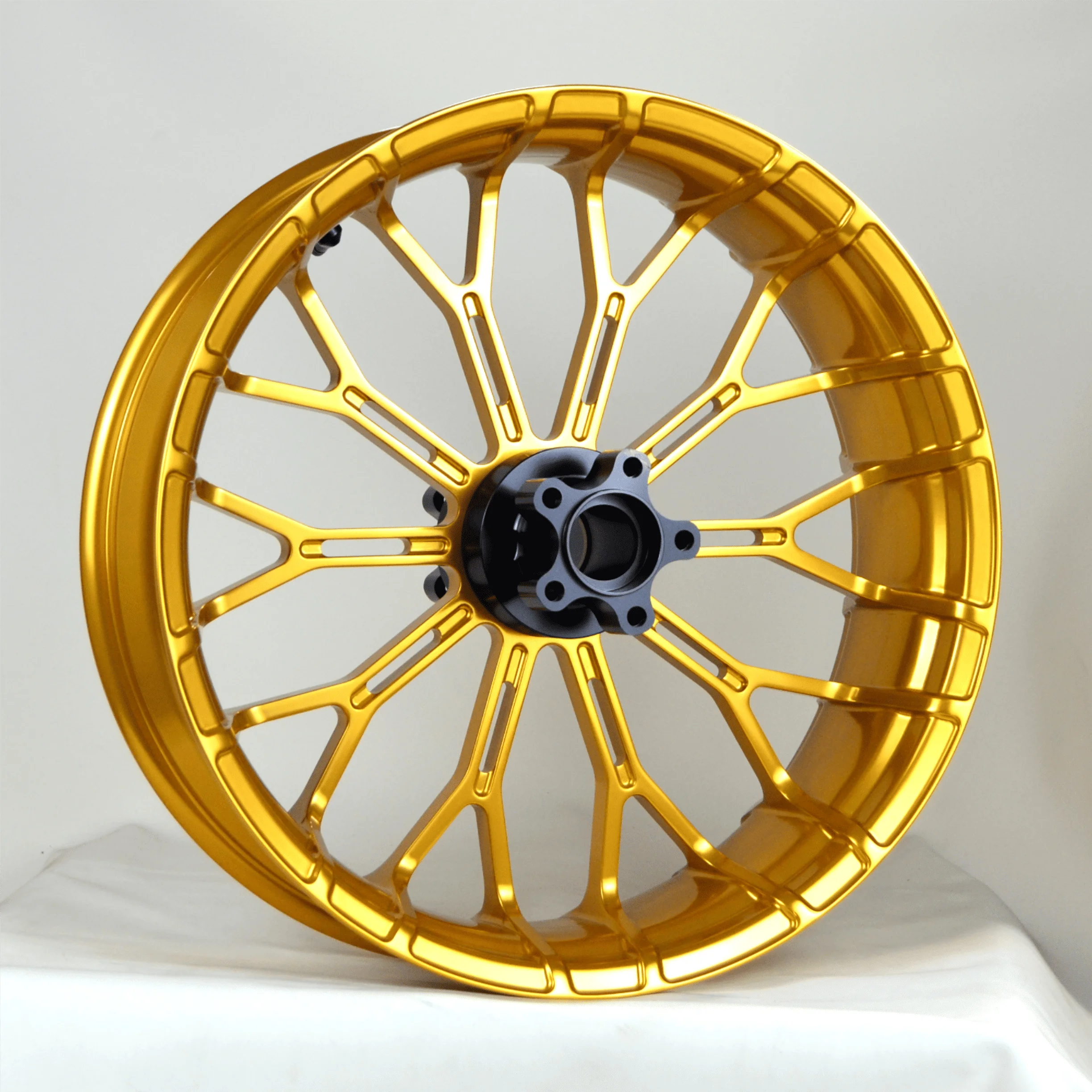 

Hot Sale-New Design Y-Spoke Anodized Golden Forged Wheel with Black Hub