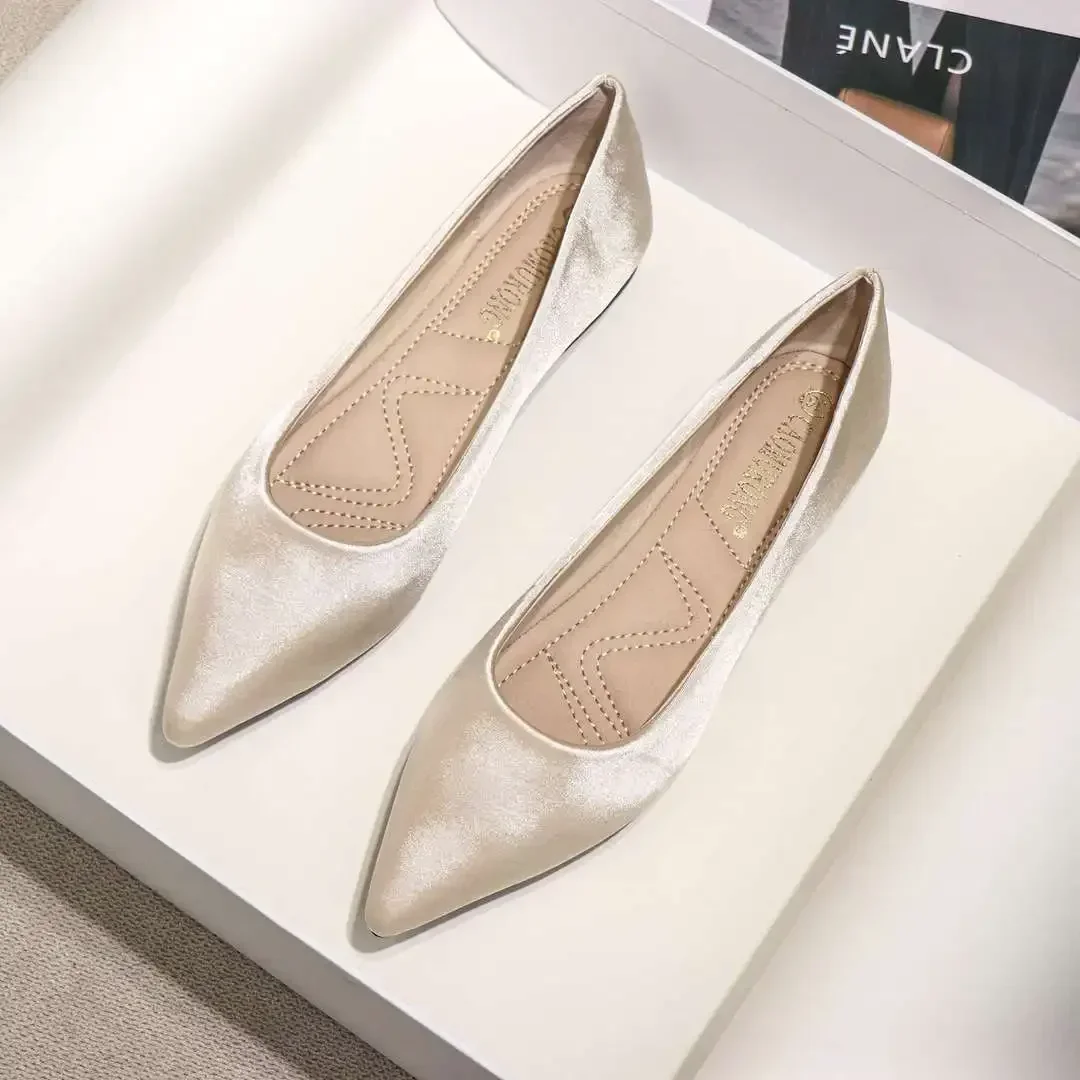 Women's Flat Shoes Moccasins Lastest Pointed Toe Ladies Footwear Korean Style a 2025 Trend Casual Chic and Elegant Young