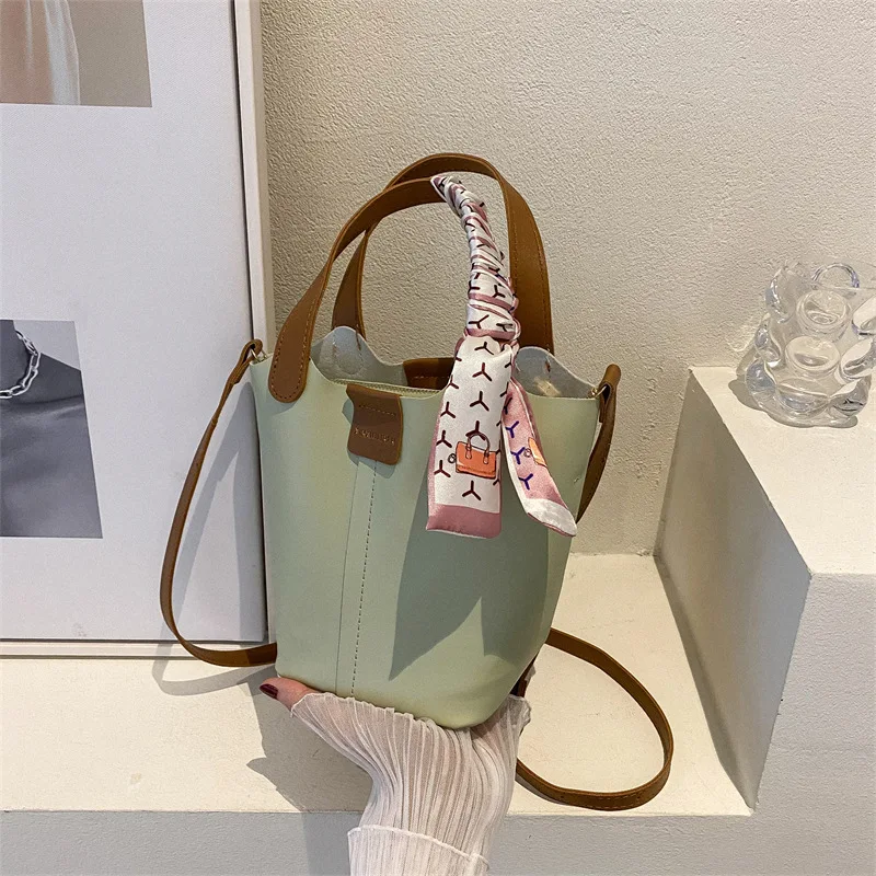 

TRAVEASY 2024 Summer Fshion PU Leather Single Shoulder Bags for Women Casual Scarves Top Hand Bags for Female Crossbody Bags