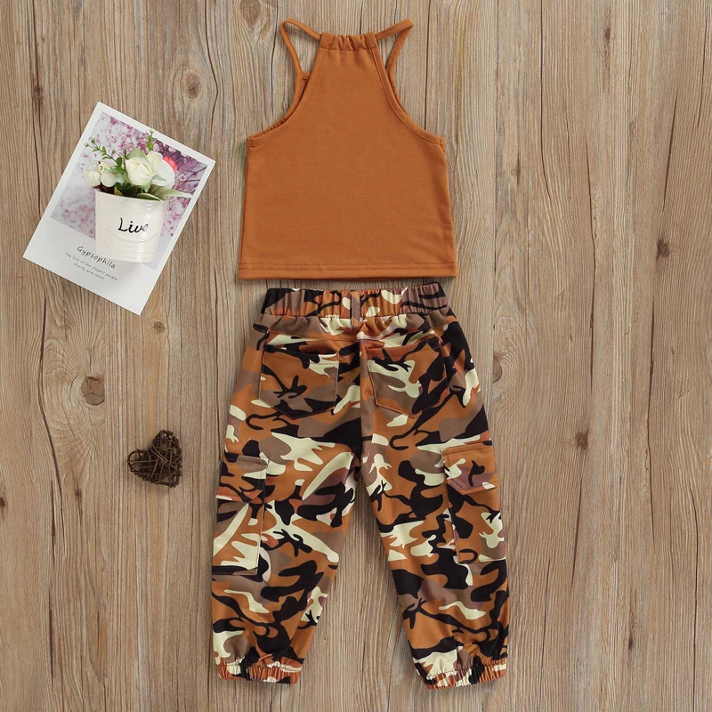 Conjunto de camiseta sin mangas y pantalones de camuflaje para niña pequeña, Top con tirantes con estampado de letras y pantalones con bolsillos en la cintura elástica