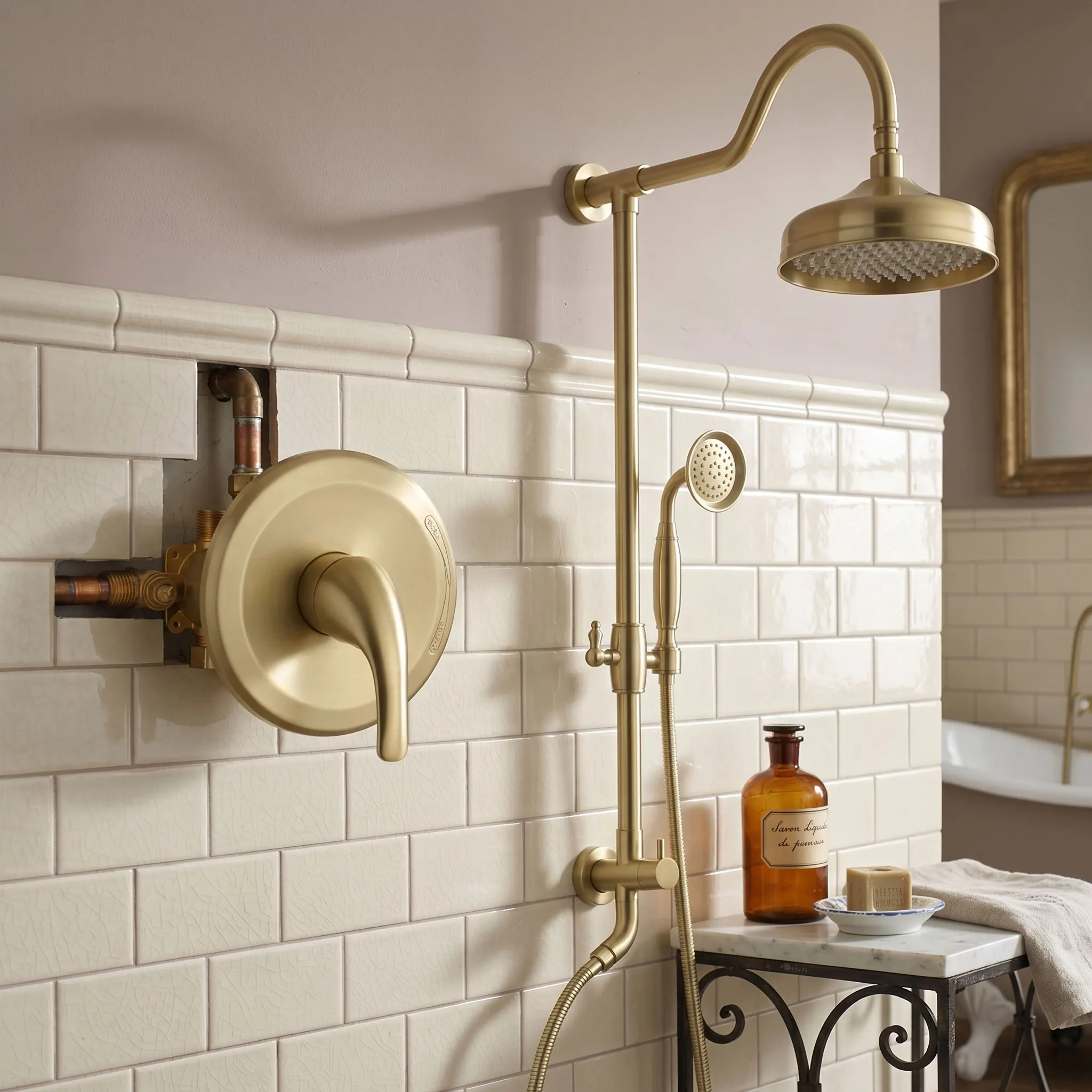 

Bathroom Rainfall Shower Faucet Set Wall Mounted Brushed Shower Faucet Set Brush Gold /Black Shower Faucet Set European Style