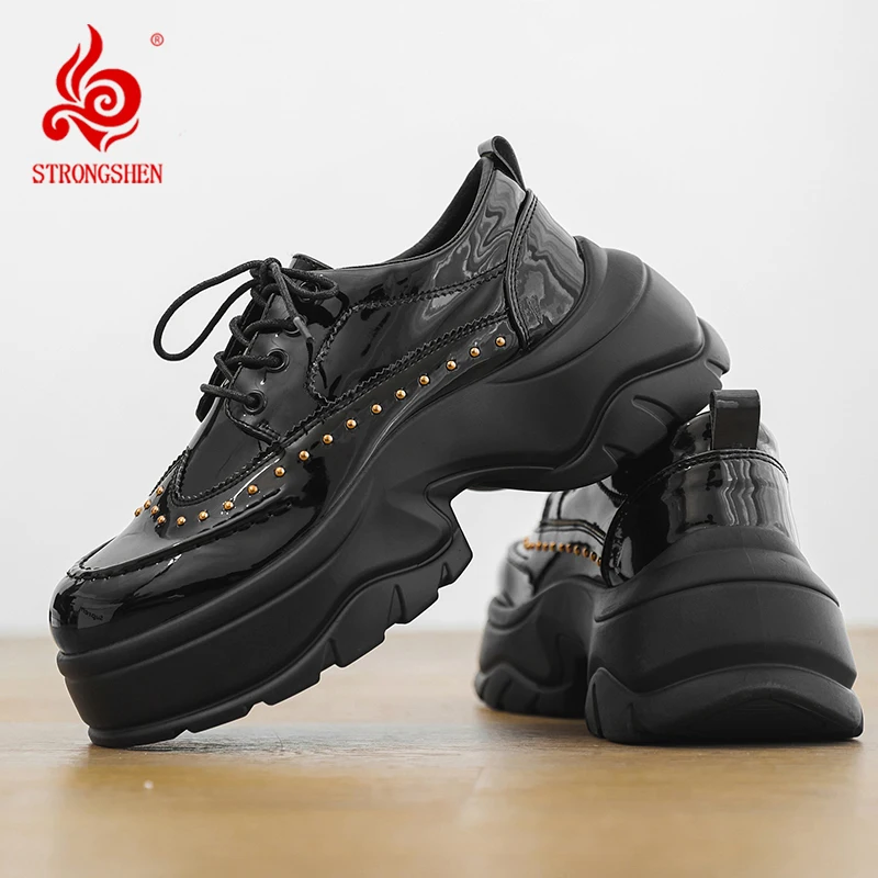 

Men Platform Oxford Shoes Black Patent Leather Lace-Up Thick Sole Gothic Punk Rivet Loafers Big Size 46 Casual Wedge Heel Pumps