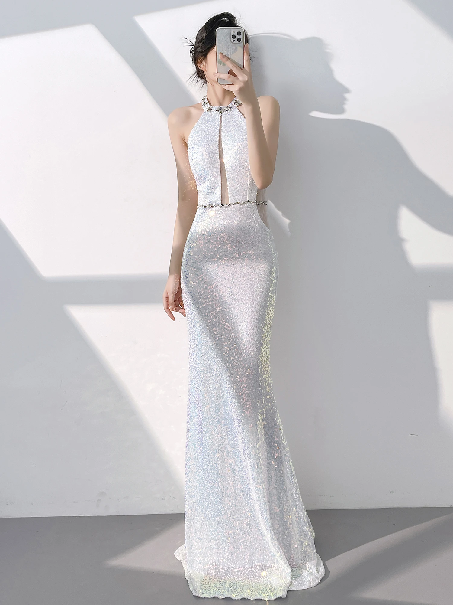 

White Evening Gown Women's 2026 New High-End Feeling Birthday Adult Ceremony Host Fi Tail Skirt Hang Ne Sle Korean Version