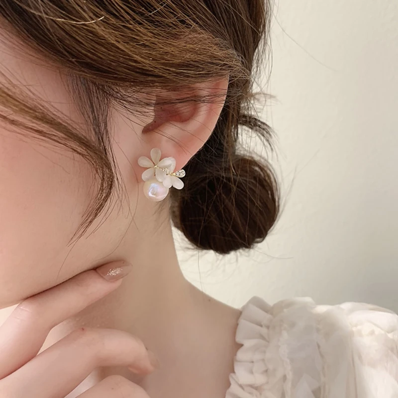 1Pair Opal Pearl Earrings Flower Shaped Light Luxury High-end Studs Earring For Women All-match Fashion Ear Piercing Jewelry
