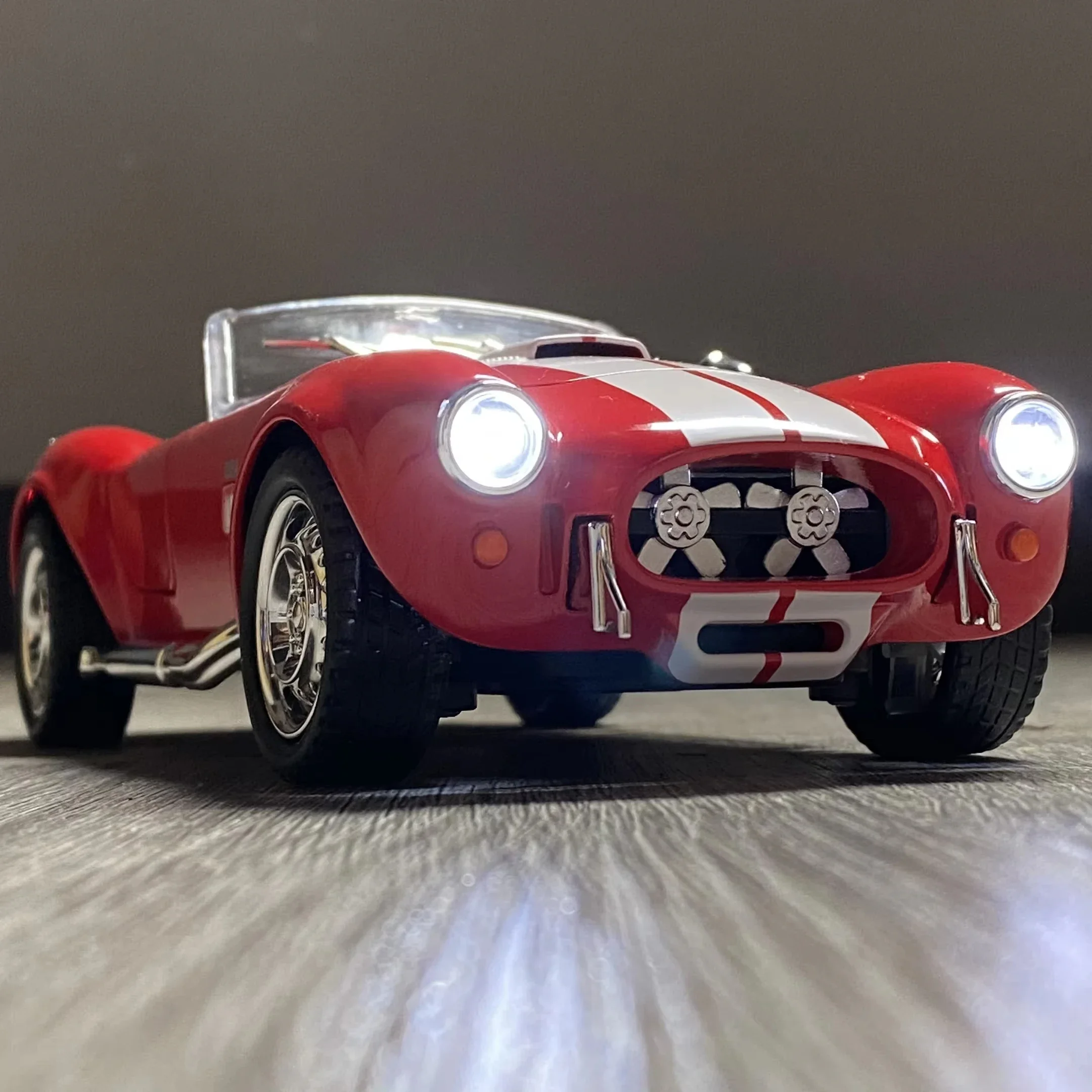 1:22 shelby cobra 427 s/c liga modelo de carro som e luz puxar para trás brinquedo das crianças colecionáveis presente aniversário