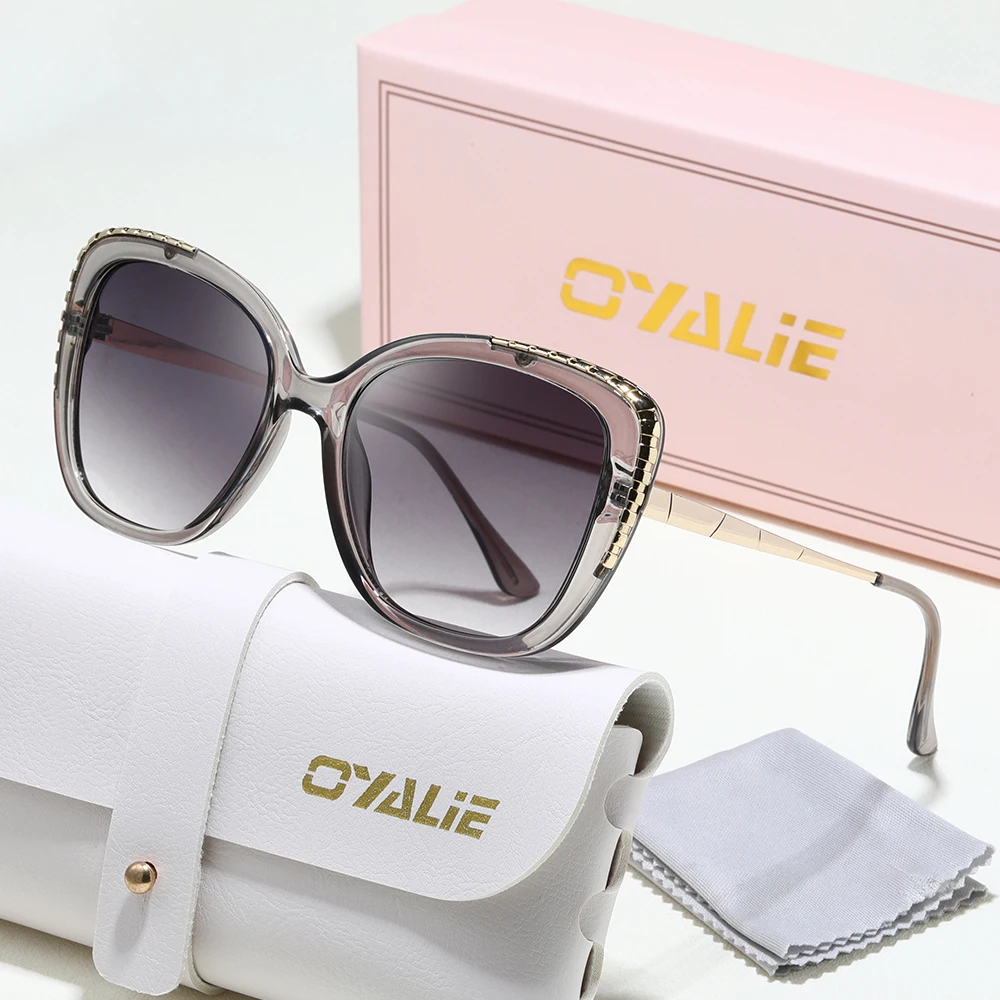 نظارات شمسية Oyalie الفاخرة ذات الإطار الكبير، تصادم أزياء قديم وأنيق، دمج العناصر الكلاسيكية وتصميم كبير الإطار، فاخرة متوسطة الحجم، إنها اختيارًا رائعًا لمتابعة الموضة والجودة للأشخاص. مناسبة للنزهات اليومية والسفر الاجتماعي والمناسبات العصرية والمناسبات الأخرى من الملحقات.