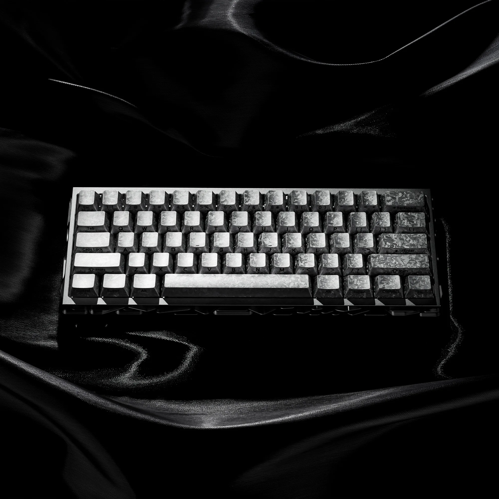 XVX Silver Carbon Keycaps Metallic Silver Powder Cherry Profile Side-Print Shine-Through Carbon Fiber Texture PC Keycaps 119-key view 6