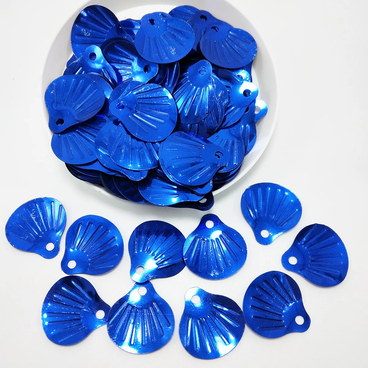 50g Lot 24mm Big Shell Shaped Loose PVC Sequins AB Colors with 1 Big Hole for DIY Sewing Clothing Earring Accessories