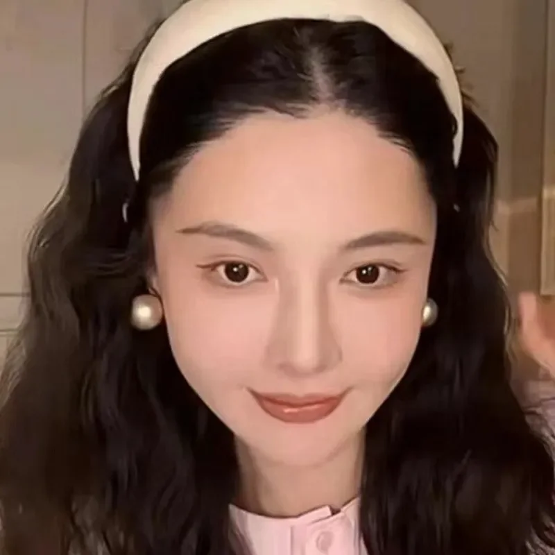 Brushed earrings Korean Internet celebrity MONA with the same spherical niche design ins Tremella women's fashion geometric
