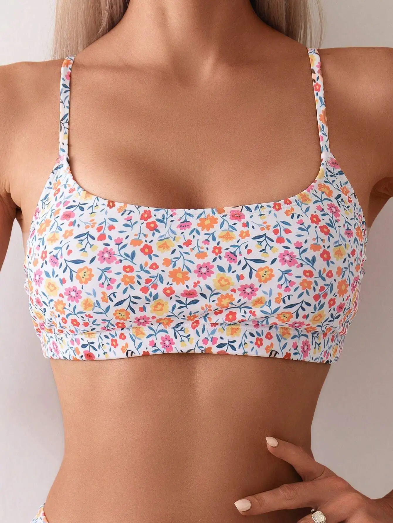 

Женский летний пляжный комплект бикини с цветочным принтом и беспроводной поддержкой