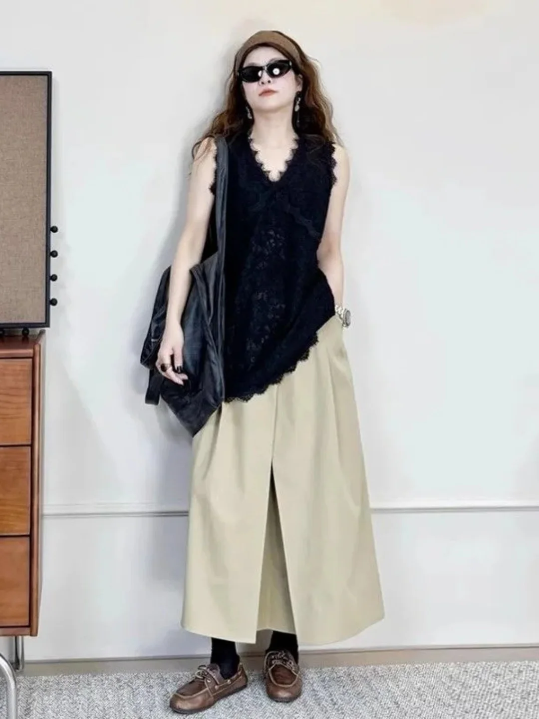 plus Size Women's Lace V-Neck Tank Top Casual Style Loose Fit Summer Sleeveless Vest Conceal Flattering Large Size