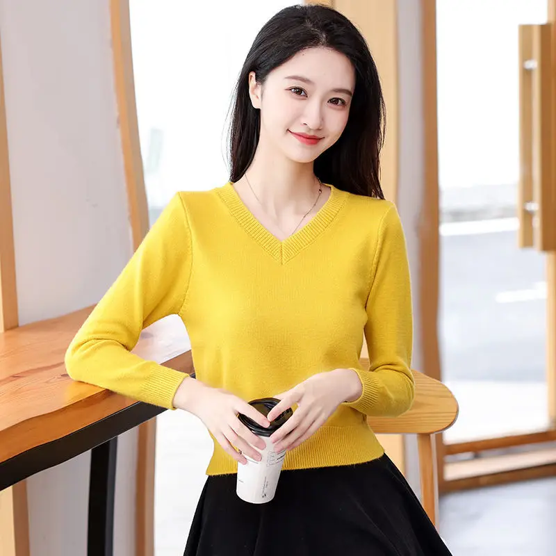 

2023 Women's Spring Autumn Fashion Slim Short Sweater Tops Female V-neck Knitted Tops Ladies Long Sleeve Pullover Tops T258