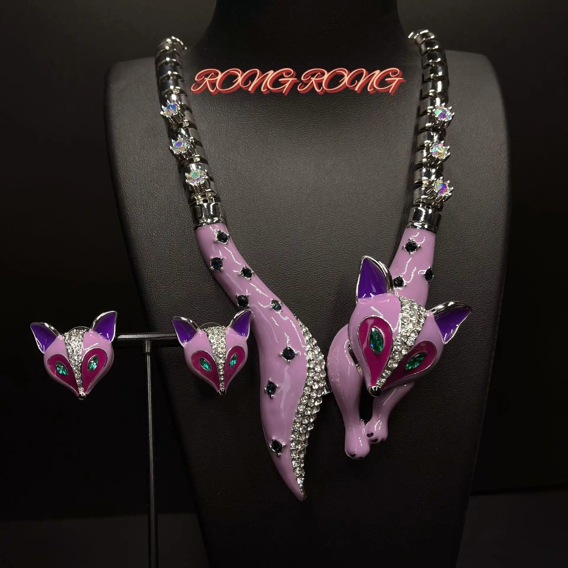 

New Vintage Luxury Unique Design Fox Necklace Earrings Fashion Trends Woman Jewelry Exaggerated Personality Accessories