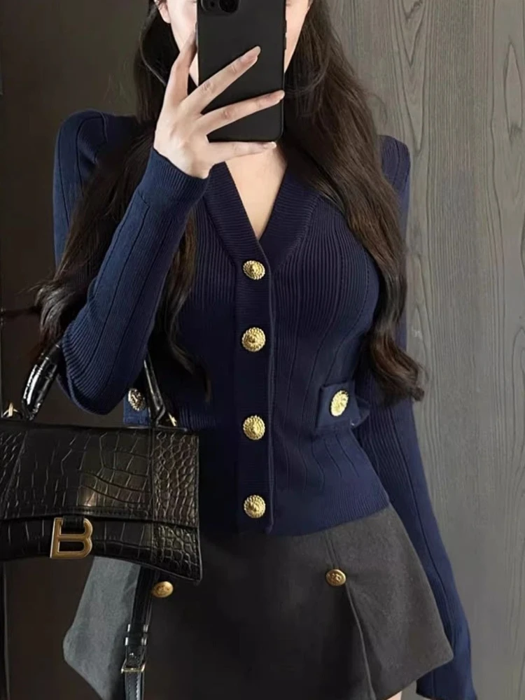 Wearing in Deep Winter A Light Luxury and High-end Knitted Cardigan Is Elegant and Tasteful with A V-neck Short Top