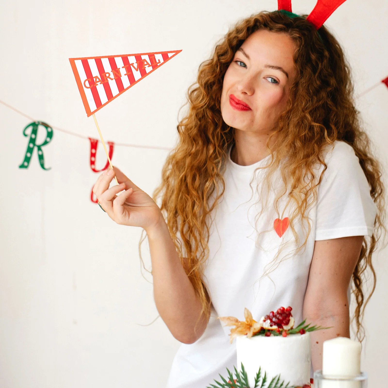 

36Pcs Photo Booth Props Circus Design Reusable for Wedding Birthday Party Decoration Fun Circus Photo Props