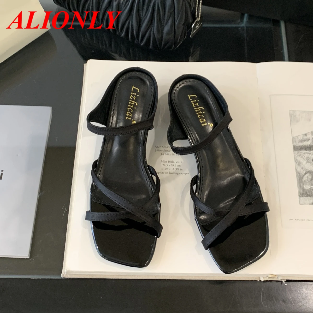 

Alionly 2025 New Summer Fashion Open Toe Clip-On Slippers Slides Ladies Low Heels Beach Sandals Ladies Flip-Flops Mules Shoes