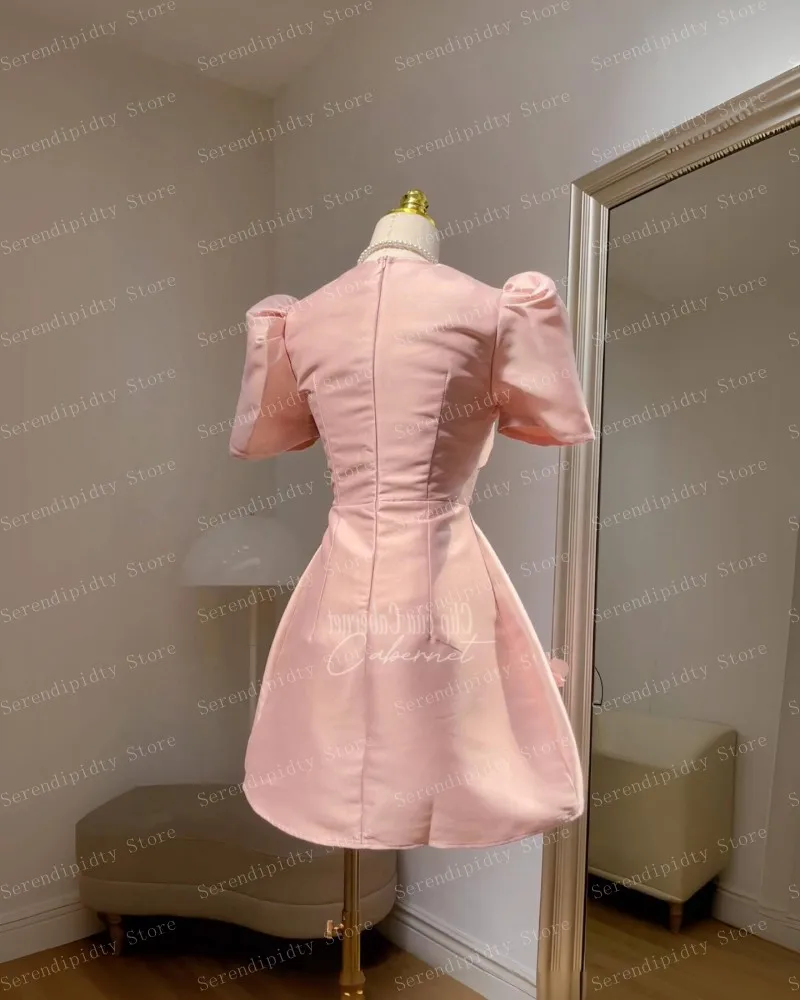 Rosa kurzärmliges A-Line-Party kleid mit quadratischem Hals und flachem, mattem Satin, süßes Mädchen, kleidet sich jemals hübsches Sommerkleid