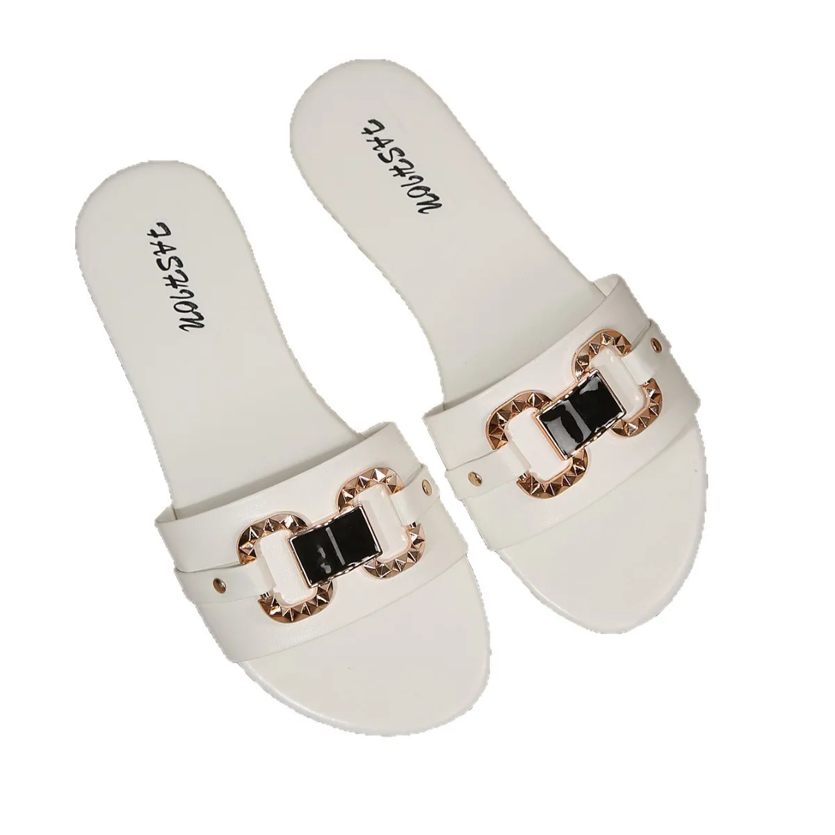Fashionable Large-Size Women's Sandals Comfortable Flat Slip-On Round Toe Design Simple and Stylish Footwear for Everyday Use image 5
