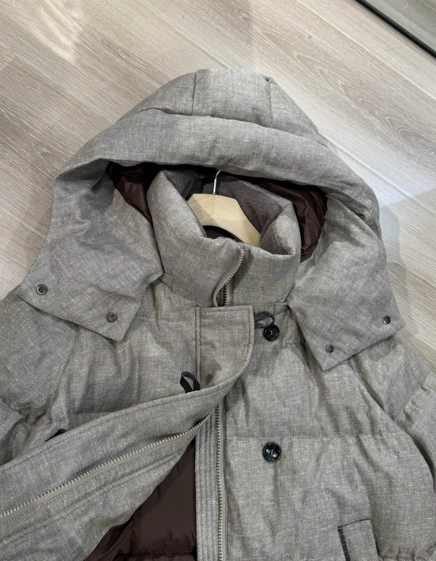 وصل حديثًا لشتاء 2025: سترة نسائية عالية الجودة بغطاء للرأس بكتف منسدل وكتان لؤلؤي - أنيقة ودافئة