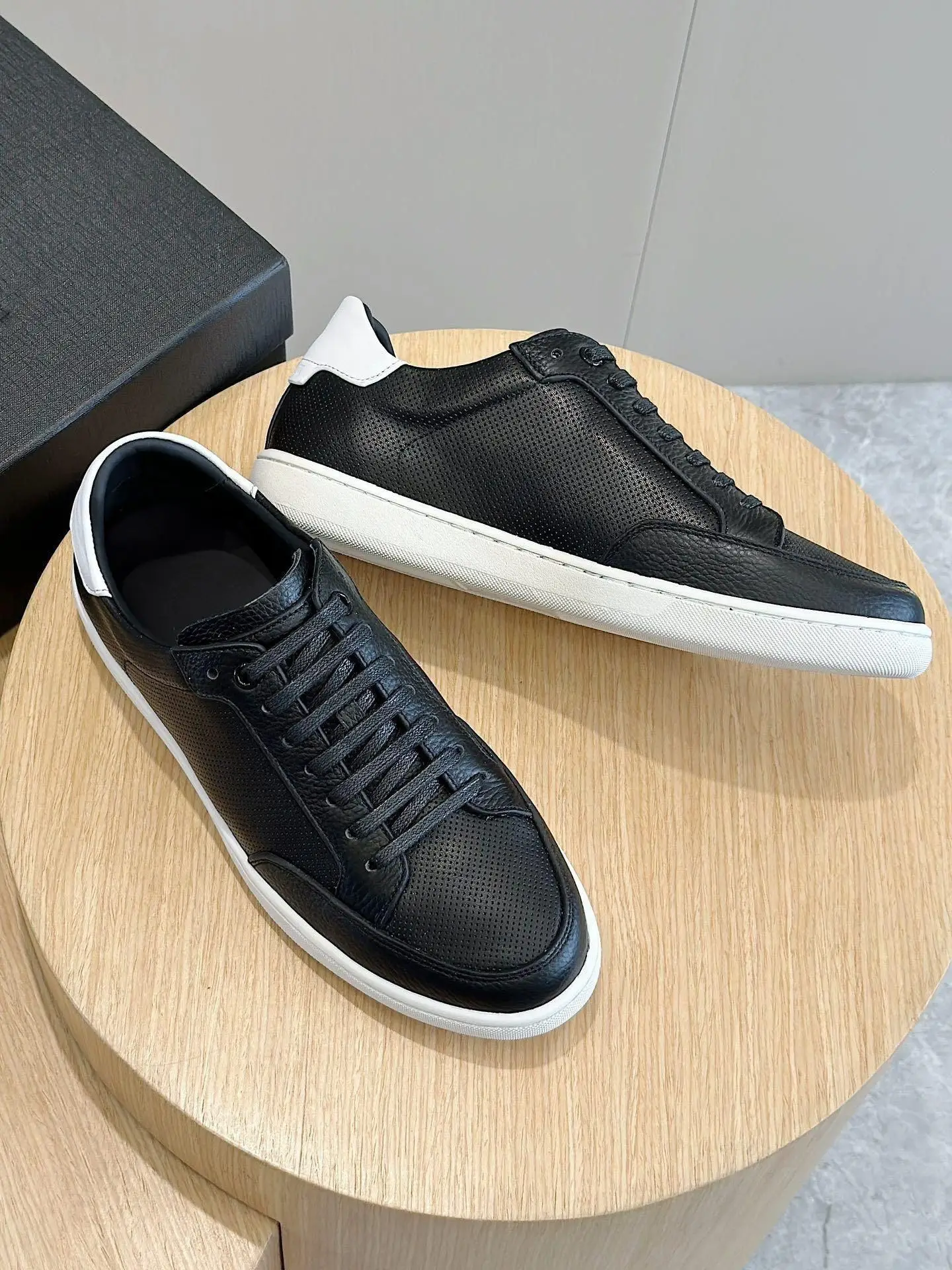 Unisex Lace Up Flat Sneakers Full Grain Perforated Leather White Heel Accent White Thick Sole All Match Casual Footwear