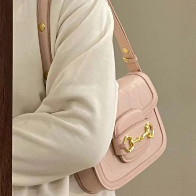 الحلو الوردي طباعة يده السرج حقيبة المرأة ريترو جلدية سعة كبيرة حقيبة تحت الإبط السيدات موضة فاخرة تصميم حقائب كروسبودي