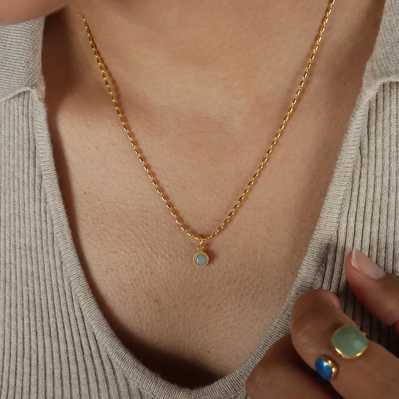 2023 New Stainless Steel Gold Color Headpiece Korean Palace Vintage Natural Stone Rice Pearl Chain Necklace