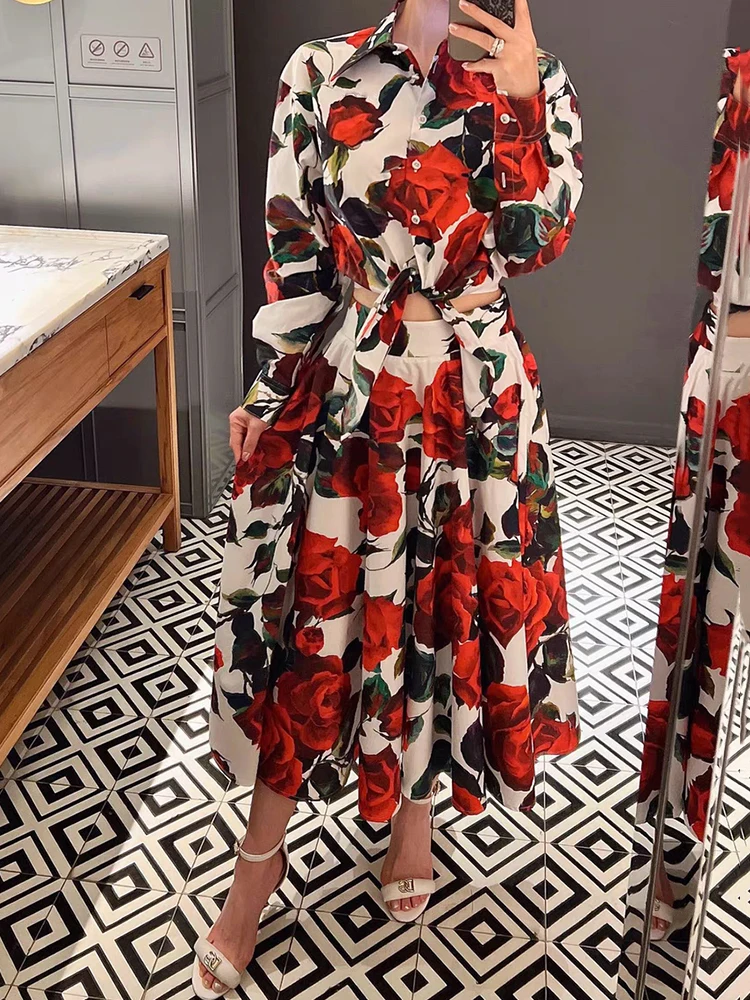 Conjunto de camisa recta ceñida con tiras y estampado retro de dos piezas para mujer de otoño 2025, conjunto de falda holgada plisada de cintura alta