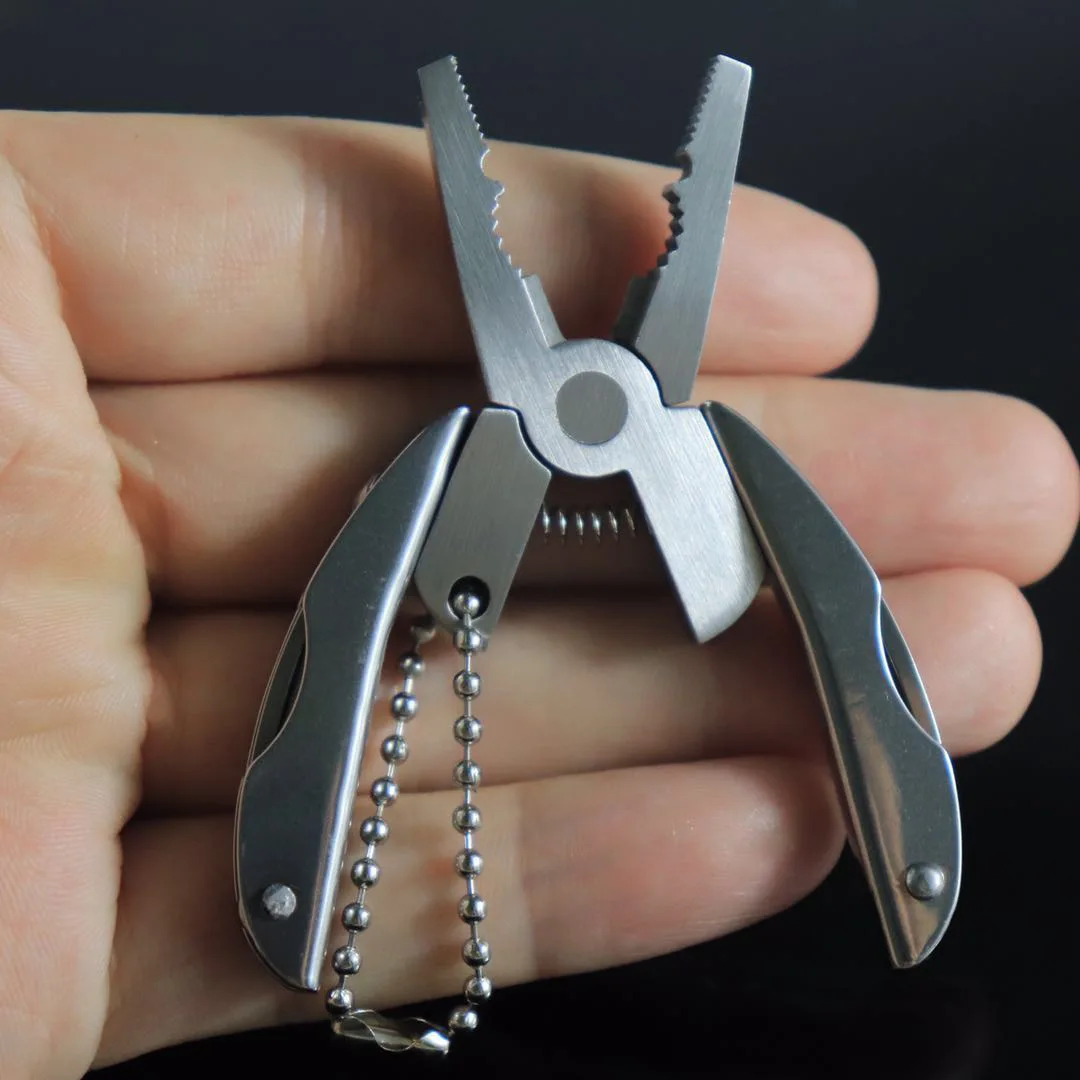 

New Stainless Steel Outdoor Portable Multitool Pliers Knife Keychain Screwdriver Multi Tools Mini Pliers Herramientas Multi Tool