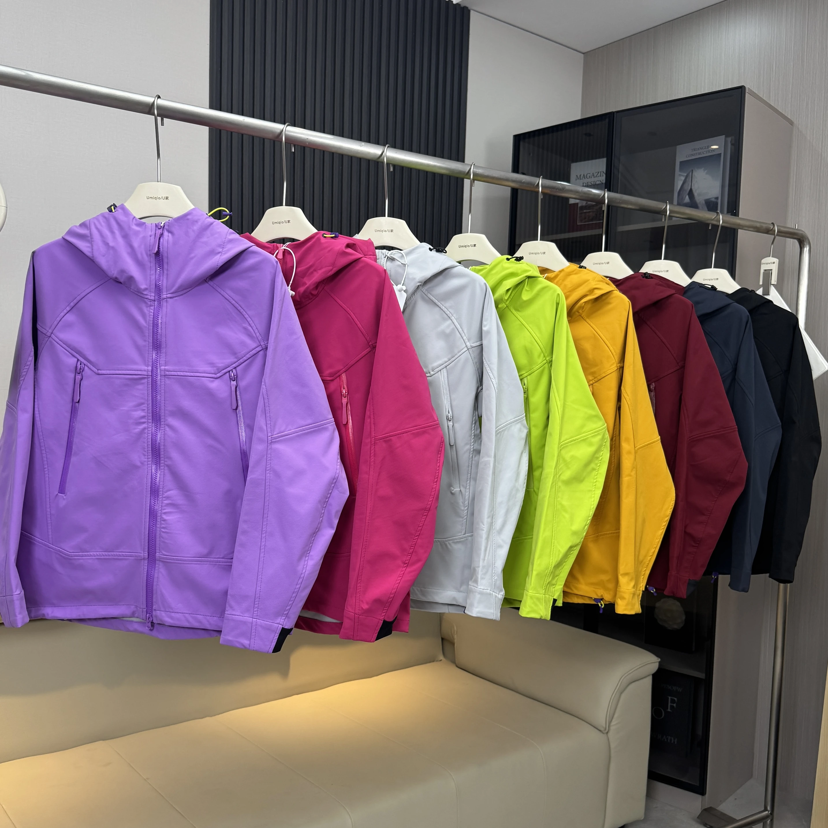 

Couple's Outdoor Soft Jacket Windproof Waterproof Tear-resistant Fleece Lined Spring Autumn Season Unisex Hiking Travel...