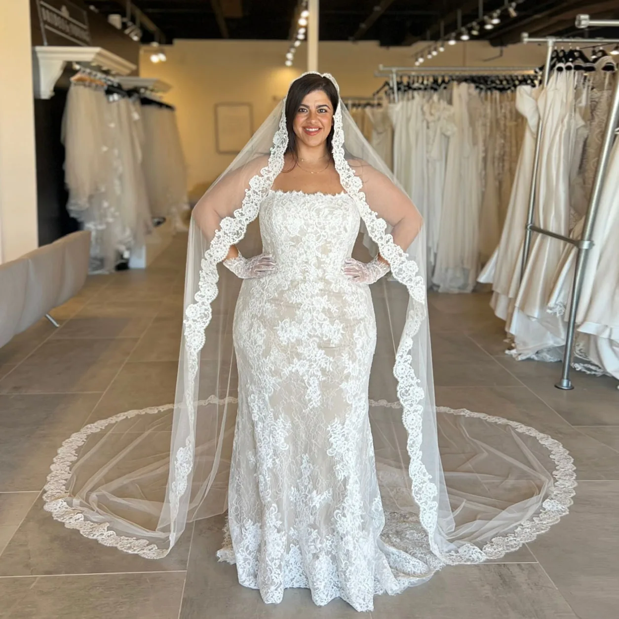 Mermaid Lace Wedding Dresses Plus Size Women Applique Strapless Bride Gowns Sweep Train robe mariée sur mesure Customized