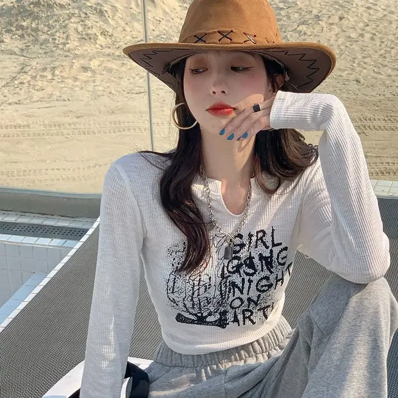 

2025 Long-sleeved T-shirt Women Autumn New Design Letter V-neck Y2k Tops Slim Thin Versatile Short Tops Hot Girl Tees