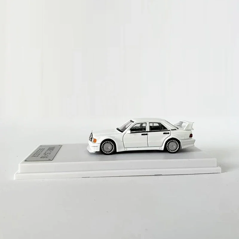 HKM 1:64 Alloy Model Car 190E W201 2.5-16 Evo II Restmod Die-Cast Vehicle Collection - White