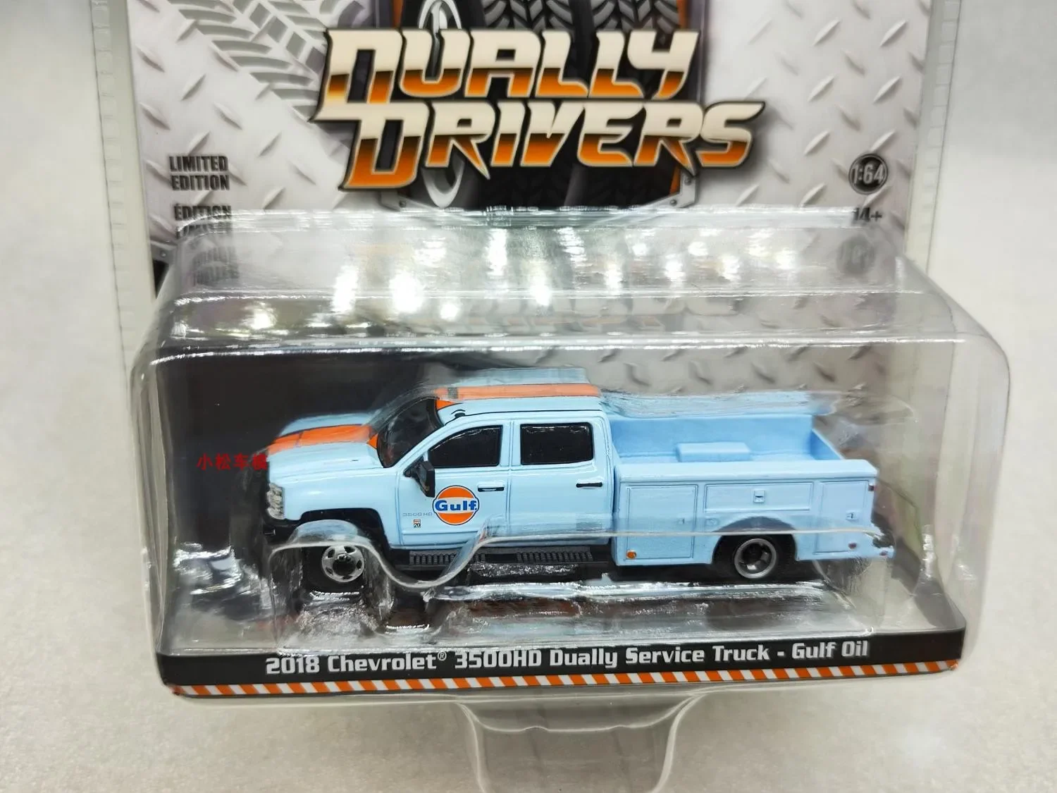 1: 64 D. D Series 13-2018 Chevrolet 3500HD Dual Service Truck Alloy car model collection gift ornaments