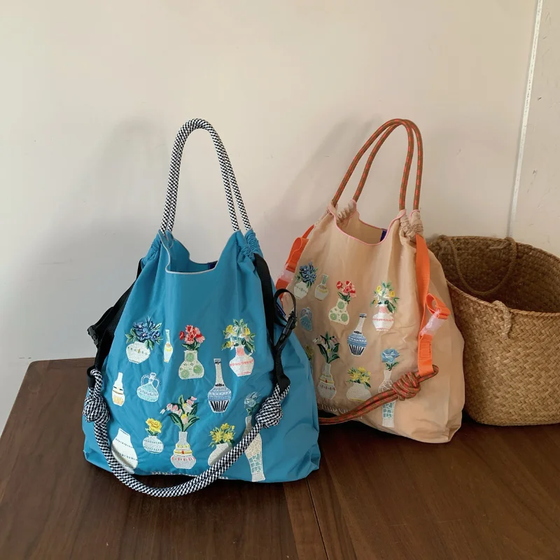 New female vase embroidered handbag portable foldable shoulder bag Messenger bag commuter shopping handbag