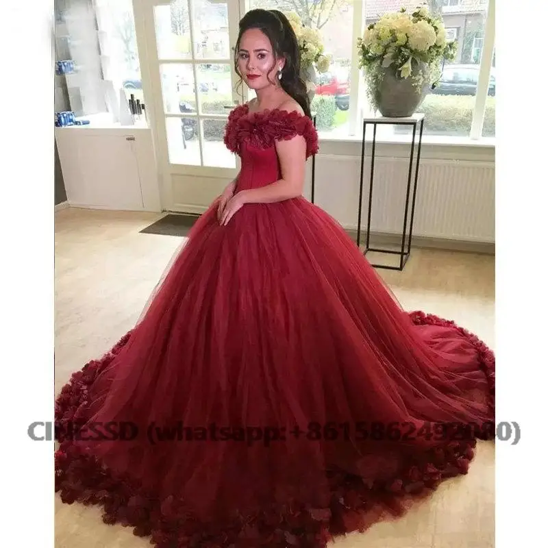 

Burgundy Off The Shoulder Ball Gown Quinceanera Dresses With Handmade Flowers Arabic Dubai Puffy Sweet 16 Prom Party Dresses