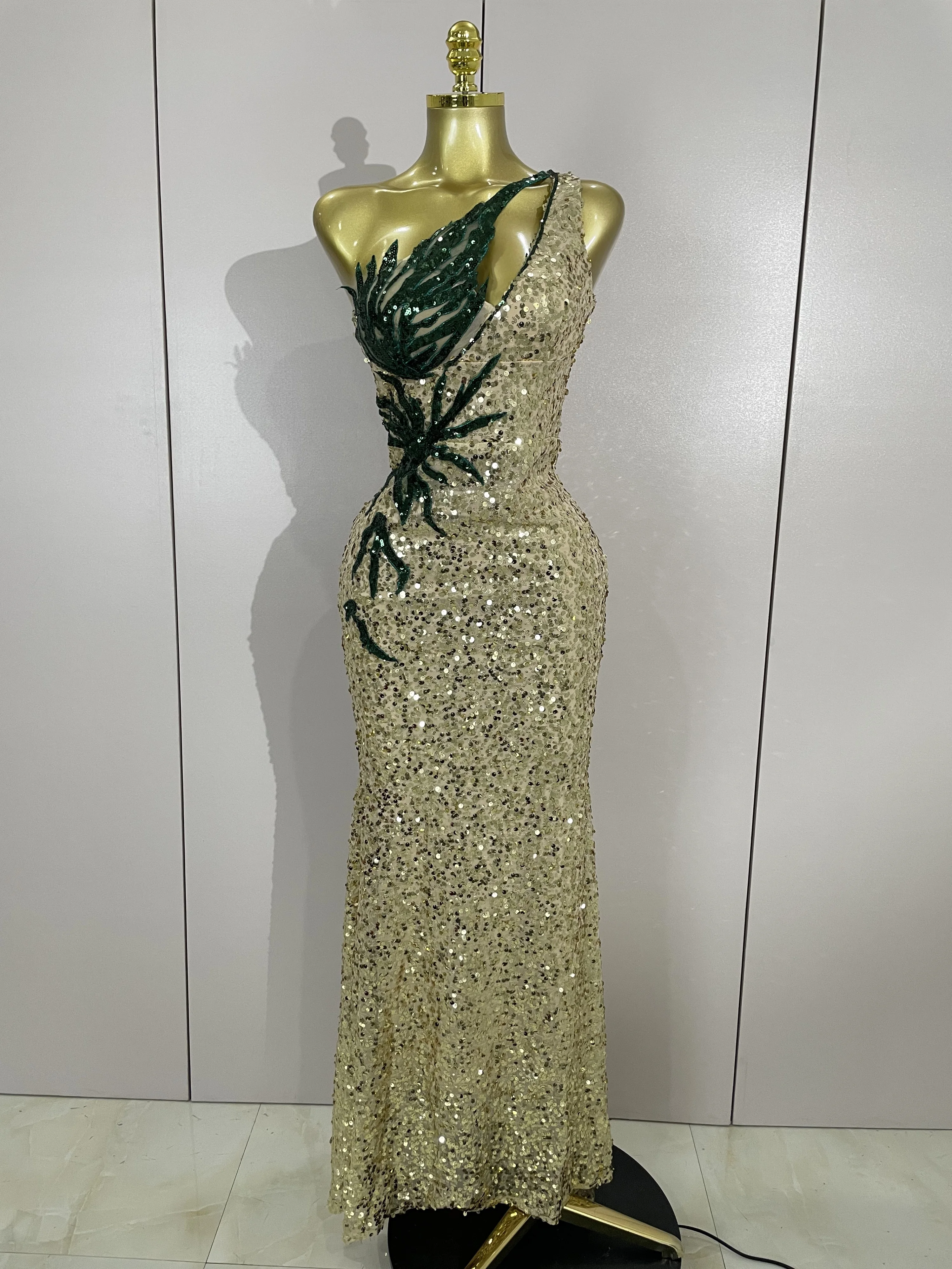 

Новое сексуальное блестящее длинное платье с открытыми плечами и золотыми блестками, праздничное платье для выпускного вечера, свадьбы, дня рождения, одежда для сценической съемки