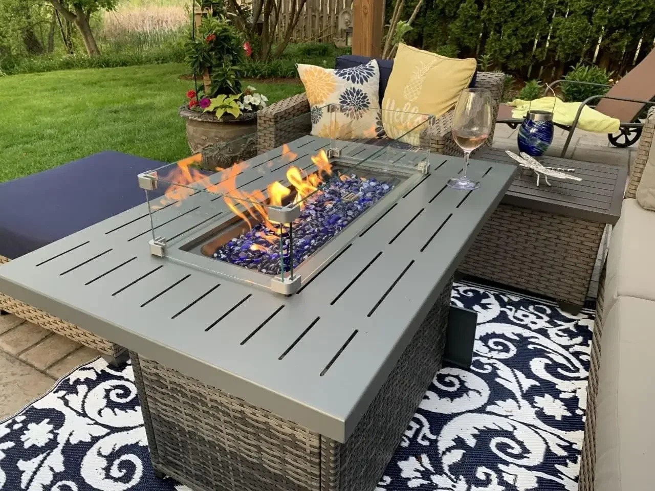 

Propane Fire Pit Table,44 Inch 55000 BTU Outdoor Gas Fire Pit Rectangular with Glass Wind Guard for Outside Patio Deck (Gray-Alu